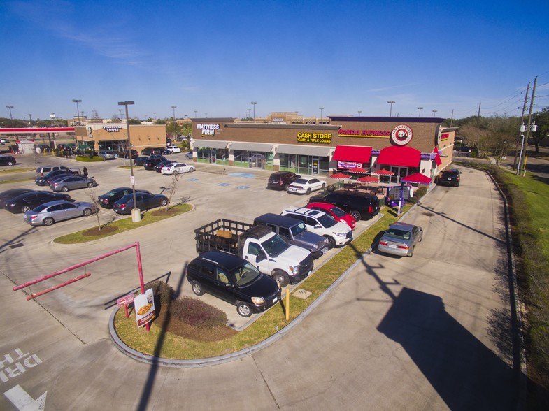 9319 Hwy 6 S, Houston, TX for sale - Building Photo - Image 1 of 1