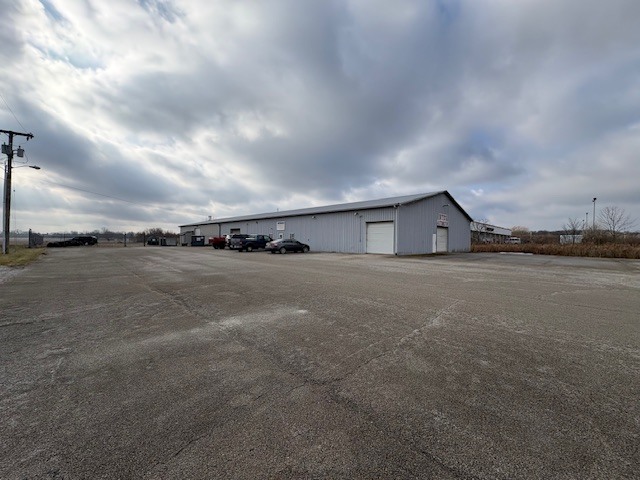 3701 E McGalliard Rd, Muncie, IN for sale - Primary Photo - Image 1 of 6