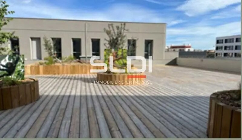 Office in Villeurbanne for lease - Building Photo - Image 1 of 2