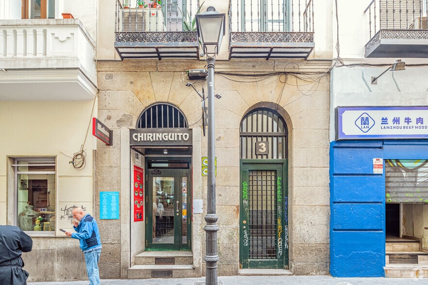 Immeuble residentiel dans Madrid, Madrid à vendre - Photo du bâtiment - Image 2 de 2