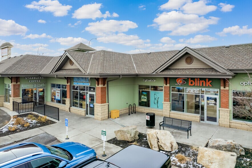 873 85th St SW, Calgary, AB for sale - Primary Photo - Image 1 of 1