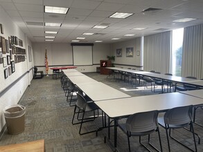 100 W Grove St, El Dorado, AR for lease Building Photo- Image 2 of 8