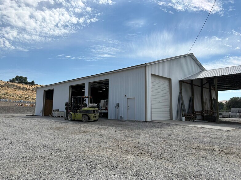6095 W Van Giesen St, West Richland, WA à vendre - Photo du bâtiment - Image 3 de 17