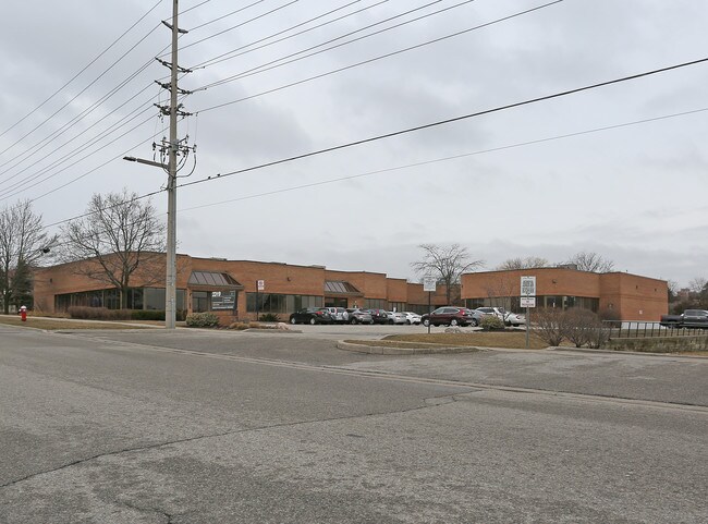 Plus de détails pour 2319 Dunwin Dr, Mississauga, ON - Industriel à louer
