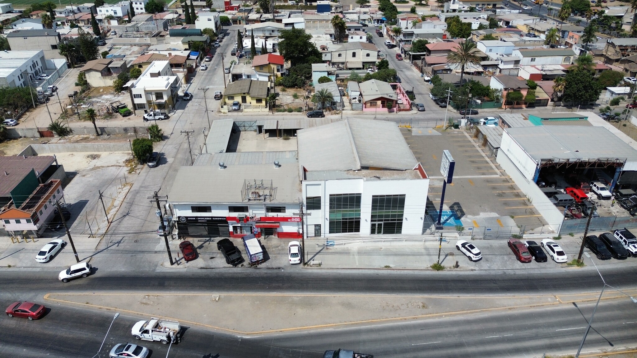  à louer Photo du bâtiment- Image 1 de 1