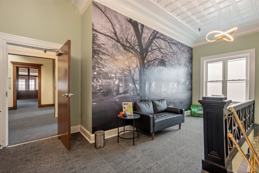 260 Broadway, Saratoga Springs, NY à louer - Photo du bâtiment - Image 3 de 31