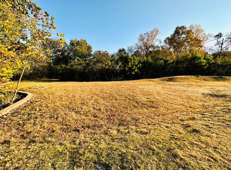 5766 Buford Hwy, Norcross, GA à vendre - Photo du bâtiment - Image 3 de 20