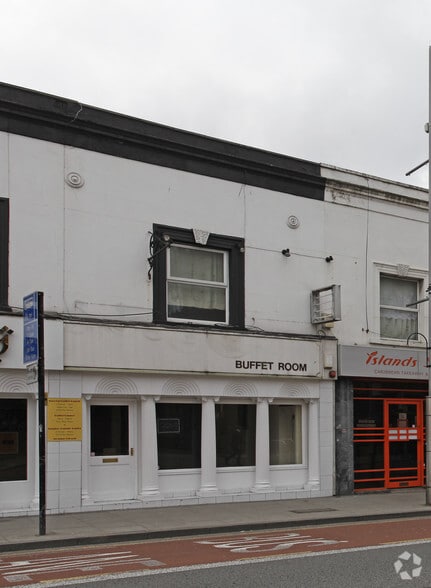 131 Uxbridge Rd, London for lease - Primary Photo - Image 1 of 2