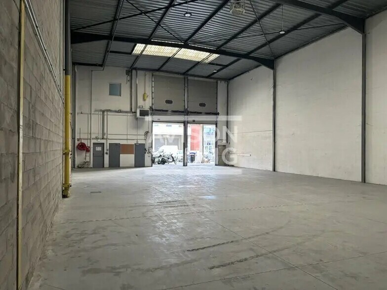 Flex dans Saint-Ouen-sur-Seine à louer - Photo du bâtiment - Image 2 de 3
