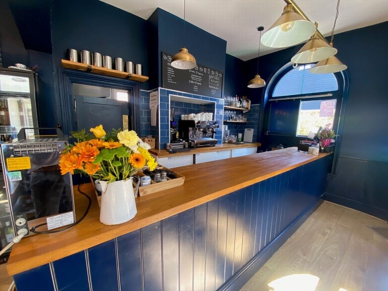 26-28 Strand St, Sandwich for lease - Interior Photo - Image 3 of 6