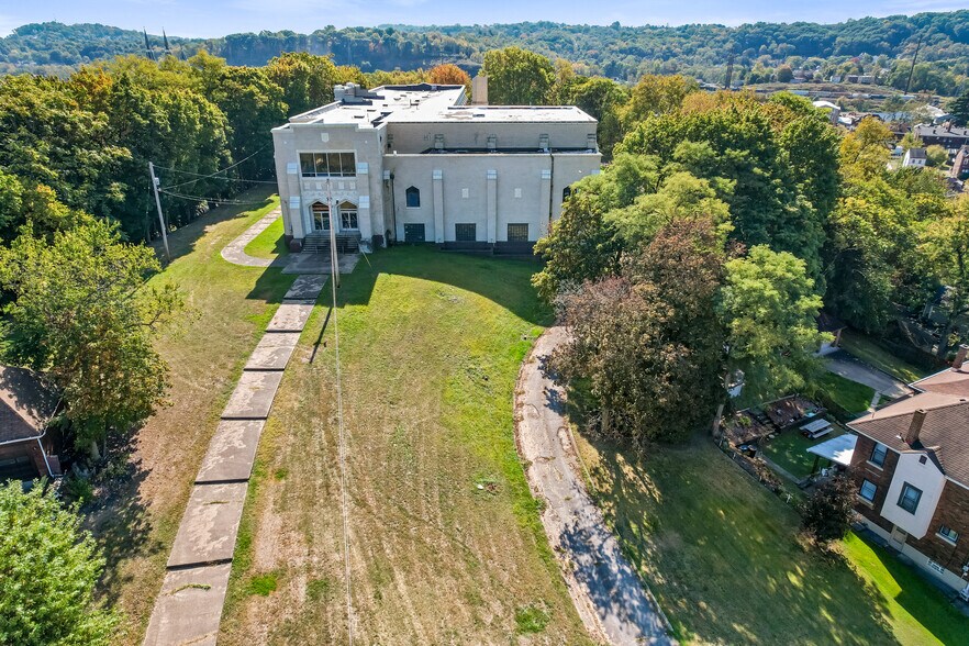 1127 Wayne, McKees Rocks, PA à vendre - Photo du bâtiment - Image 2 de 11