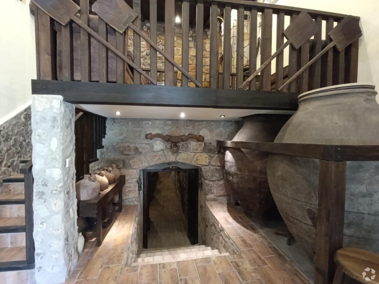 Retail in El Molar, Madrid for sale Primary Photo- Image 1 of 11