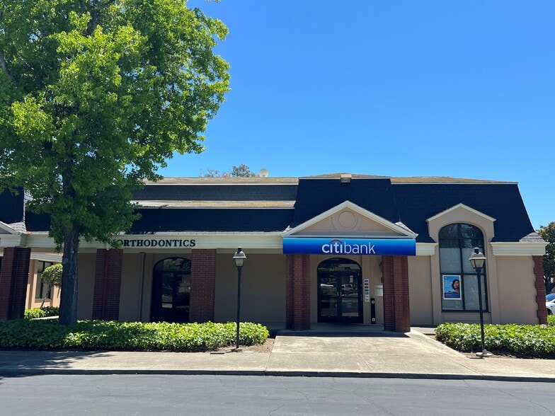 19230-19300 Stevens Creek Blvd, Cupertino, CA for lease - Building Photo - Image 1 of 5