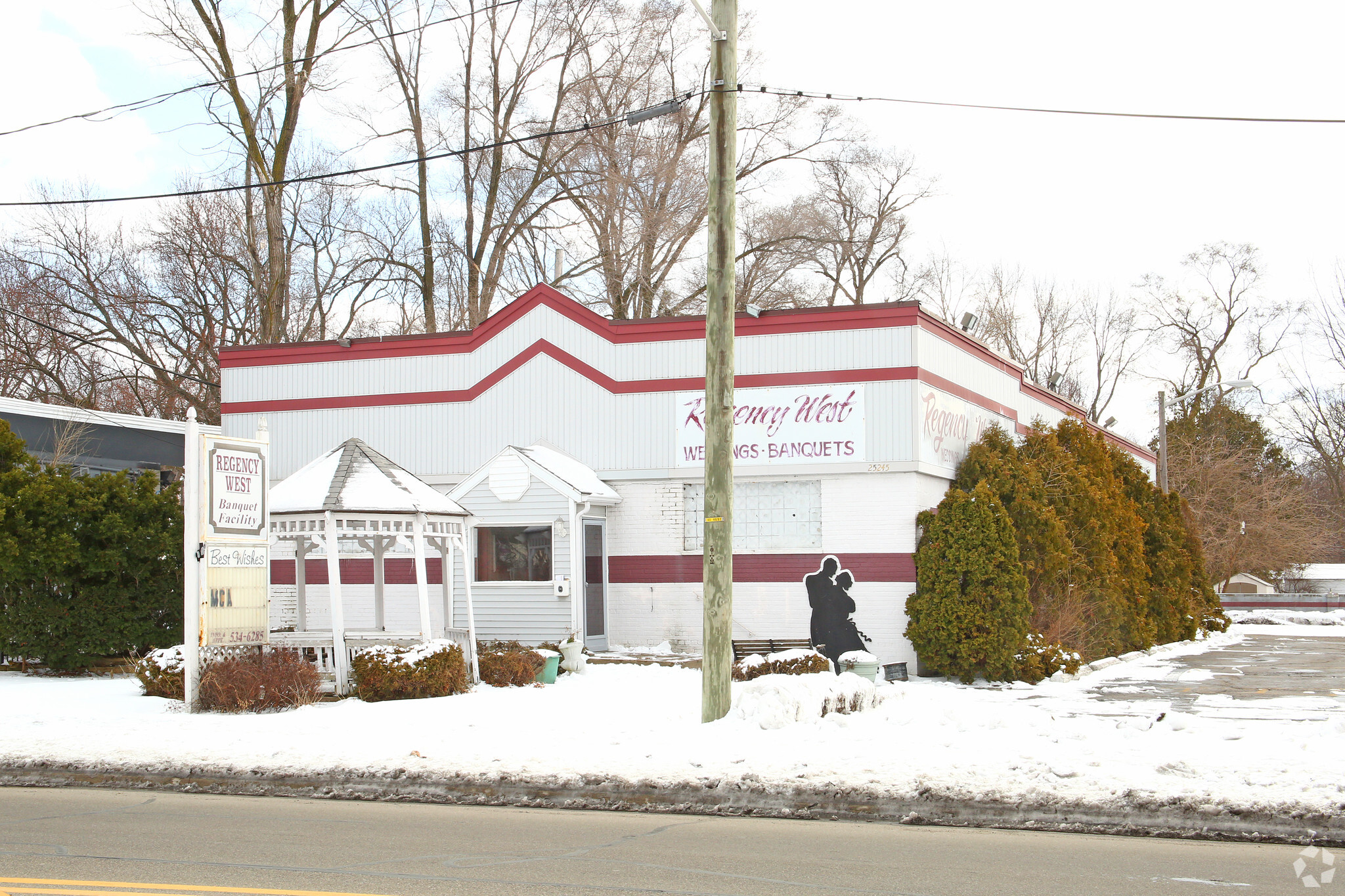 25245 W 7 Mile Rd, Redford, MI for sale Building Photo- Image 1 of 17