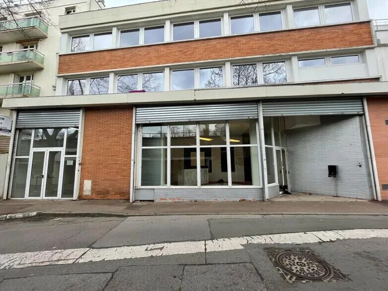 Flex dans Saint-Cloud à louer - Photo du bâtiment - Image 1 de 5
