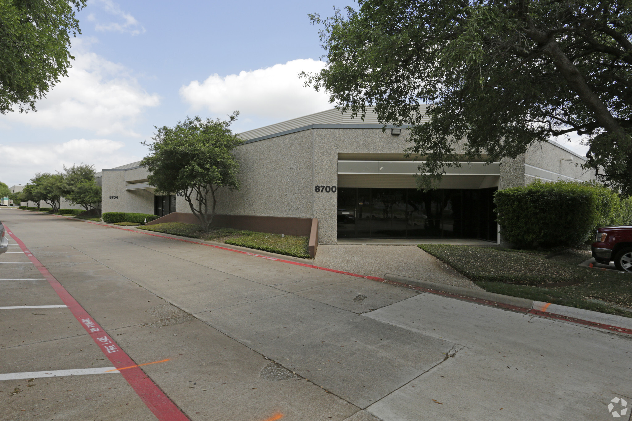 8700-8722 N Royal Ln, Irving, TX for sale Primary Photo- Image 1 of 1