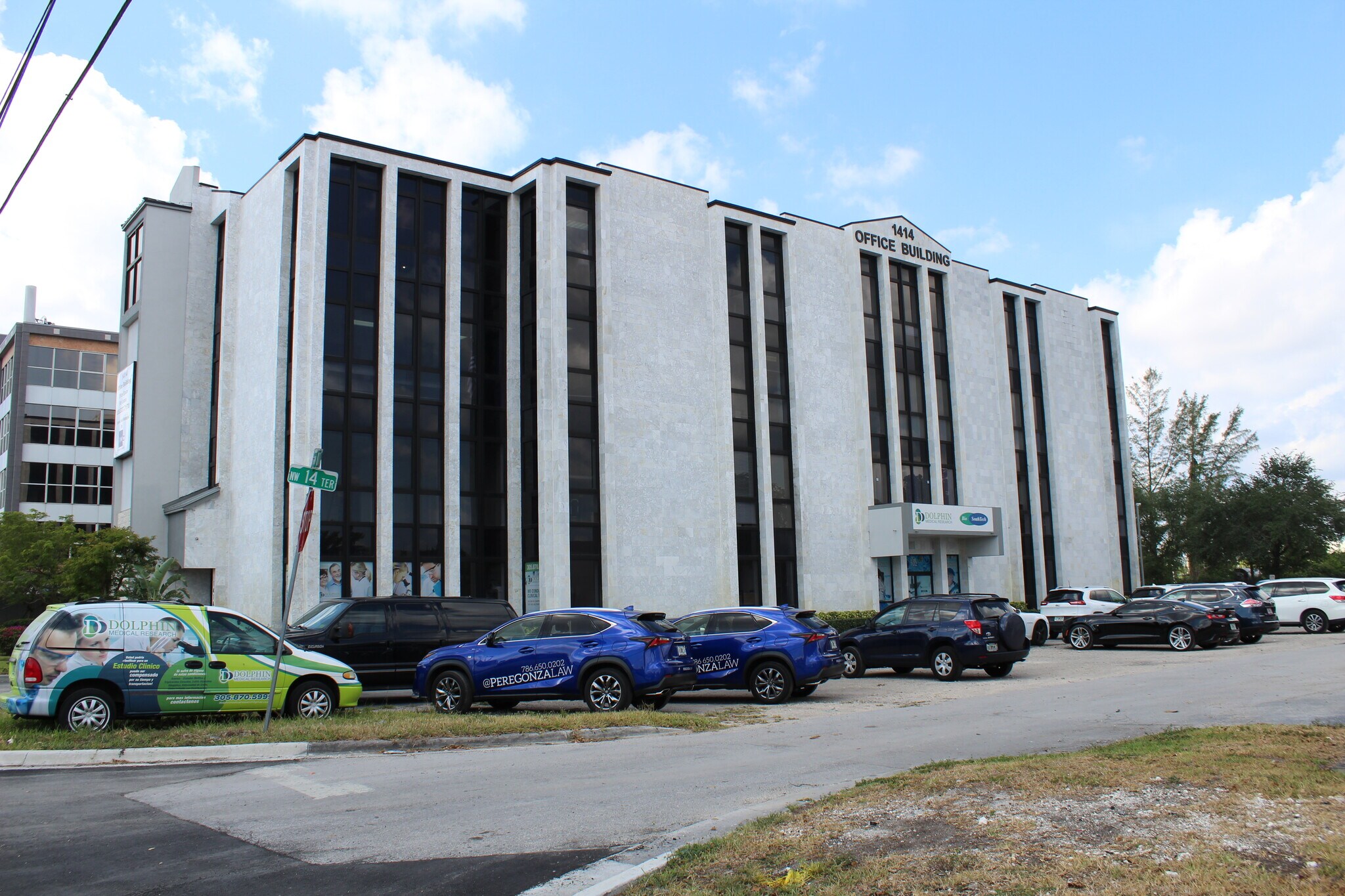 1414 NW 107th Ave, Miami, FL à louer Photo du bâtiment- Image 1 de 19