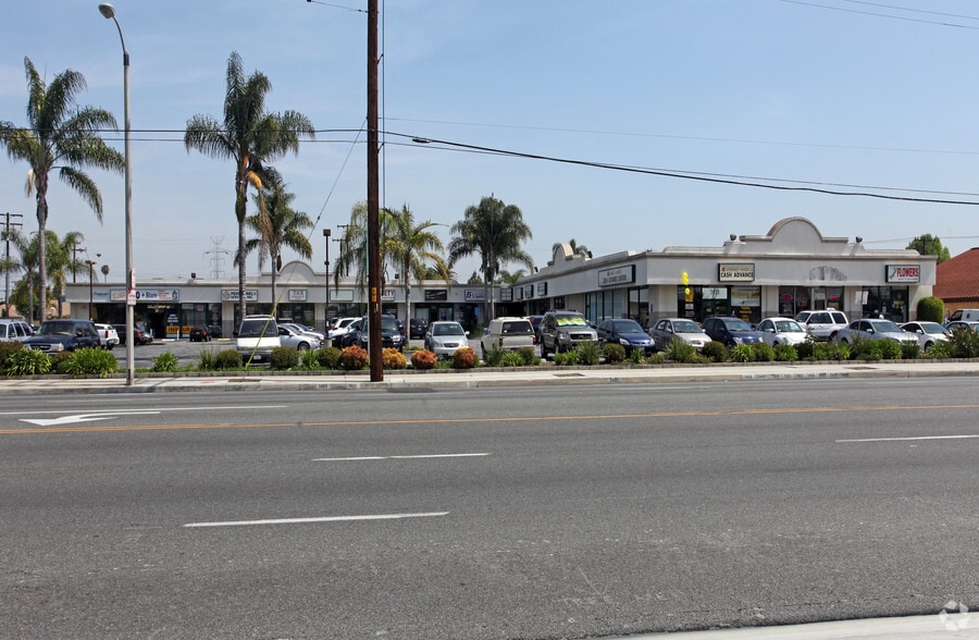 7401-7435 Florence Ave, Downey, CA for lease - Primary Photo - Image 1 of 6