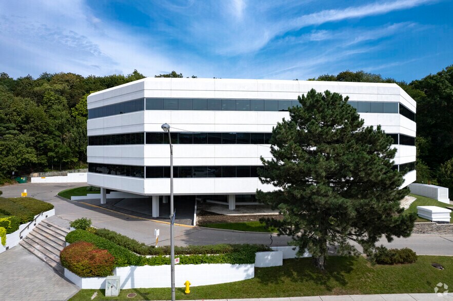 4141 Yonge St, Toronto, ON à louer - Photo du bâtiment - Image 3 de 10