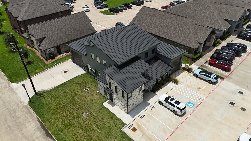 640 S Peek Rd, Katy, TX à vendre - Photo du bâtiment - Image 2 de 9