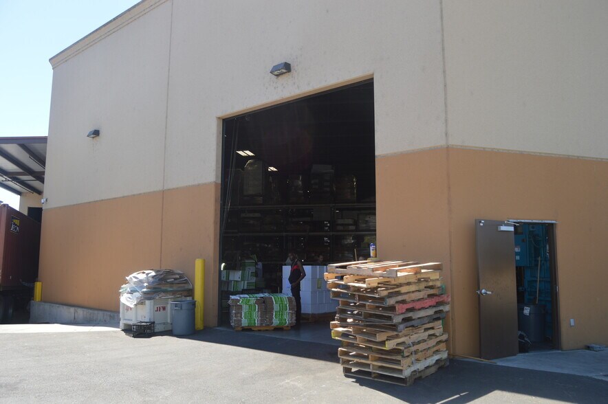 5600 Earhart Ct, Windsor, CA à louer - Photo du bâtiment - Image 2 de 9