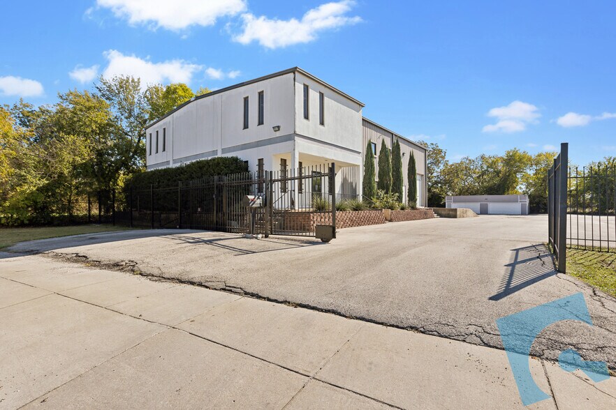 6324 Eden Dr, Haltom City, TX à louer - Photo du bâtiment - Image 3 de 11