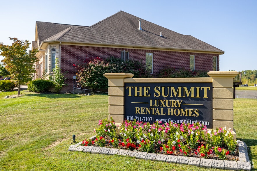 1243 Main Gate Dr, Davison, MI for sale - Building Photo - Image 3 of 31