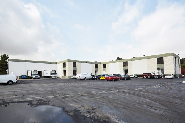 Plus de détails pour 1515-1525 W Wardlow Rd, Long Beach, CA - Industriel à louer
