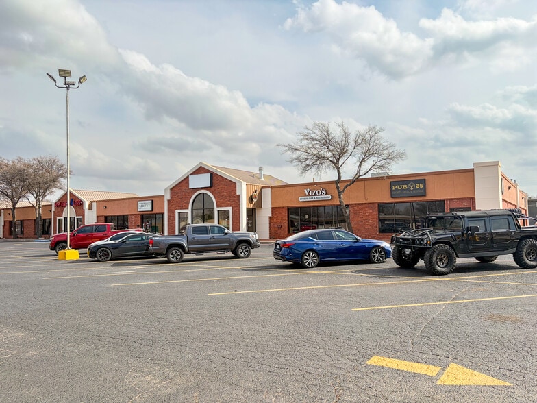 3103-3135 34th St, Lubbock, TX for lease - Building Photo - Image 2 of 5