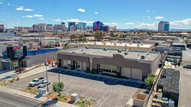 Plus de détails pour 4129 W Desert Inn Rd, Las Vegas, NV - Industriel à vendre