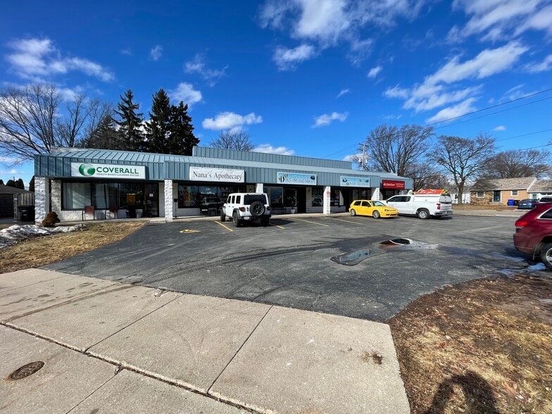 1117 N Badger Ave, Appleton, WI à vendre - Photo du bâtiment - Image 3 de 7