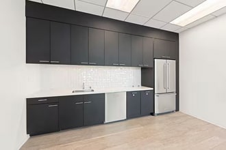 4270 Executive Sq, La Jolla, CA for lease Interior Photo- Image 2 of 5