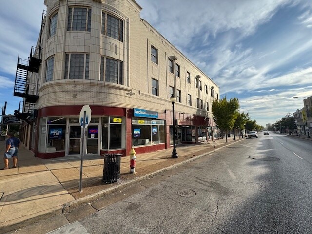 2719-2729 & 2709-2711 Cherokee St St. Lo portefeuille de 2 propriétés à vendre sur LoopNet.ca - Photo du bâtiment - Image 2 de 4