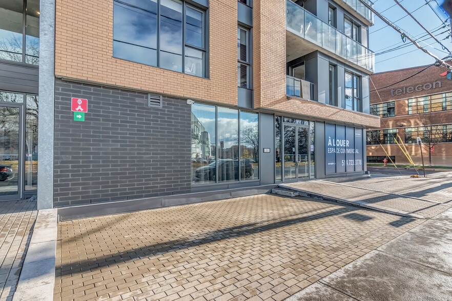 250 Rue Gary-Carter, Montréal, QC à louer - Photo du bâtiment - Image 1 de 21