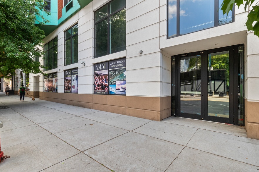 245 Newark Ave, Jersey City, NJ for lease - Building Photo - Image 2 of 17