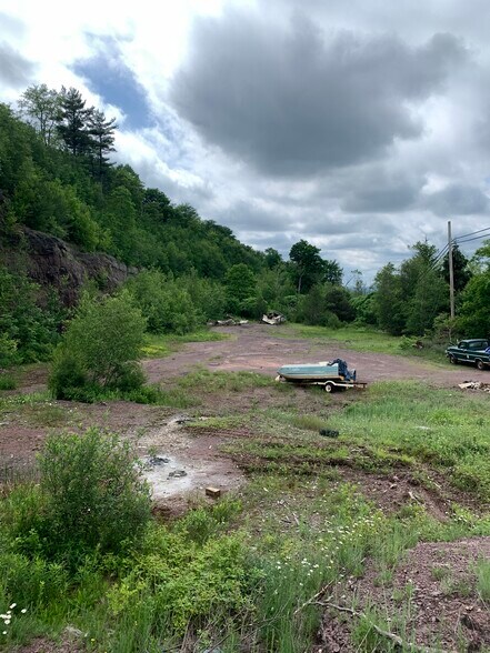 17B @ Broadway portefeuille de 2 propriétés à vendre sur LoopNet.ca - Photo du bâtiment - Image 2 de 3