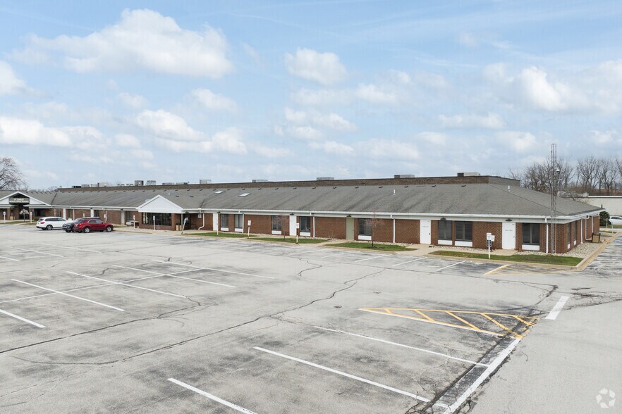 1050 Isaac Streets Dr, Oregon, OH à vendre - Photo du bâtiment - Image 2 de 5