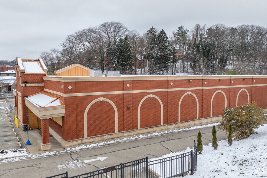 410 Cooke Ln, Pittsburgh, PA for lease - Building Photo - Image 2 of 4