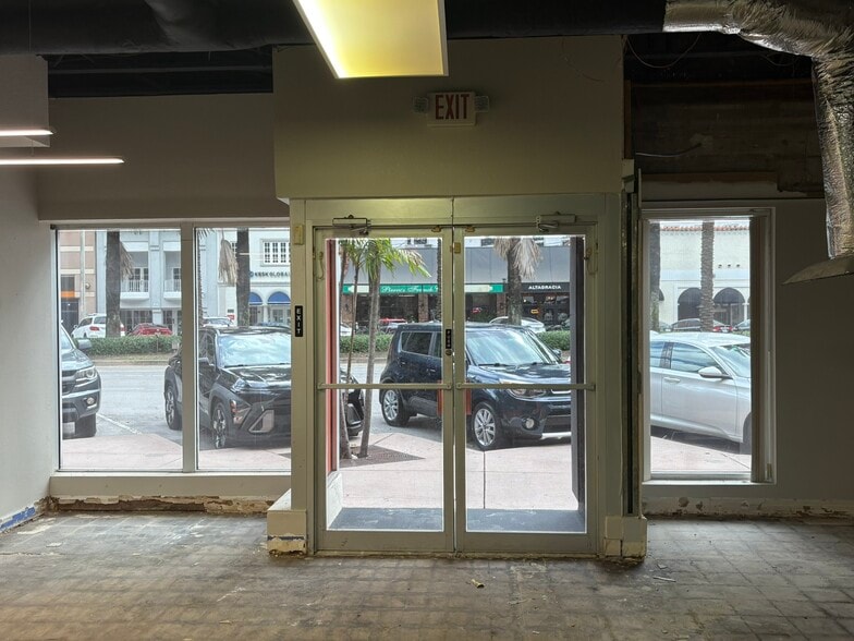 273 Alhambra Cir, Coral Gables, FL for lease - Building Photo - Image 3 of 5