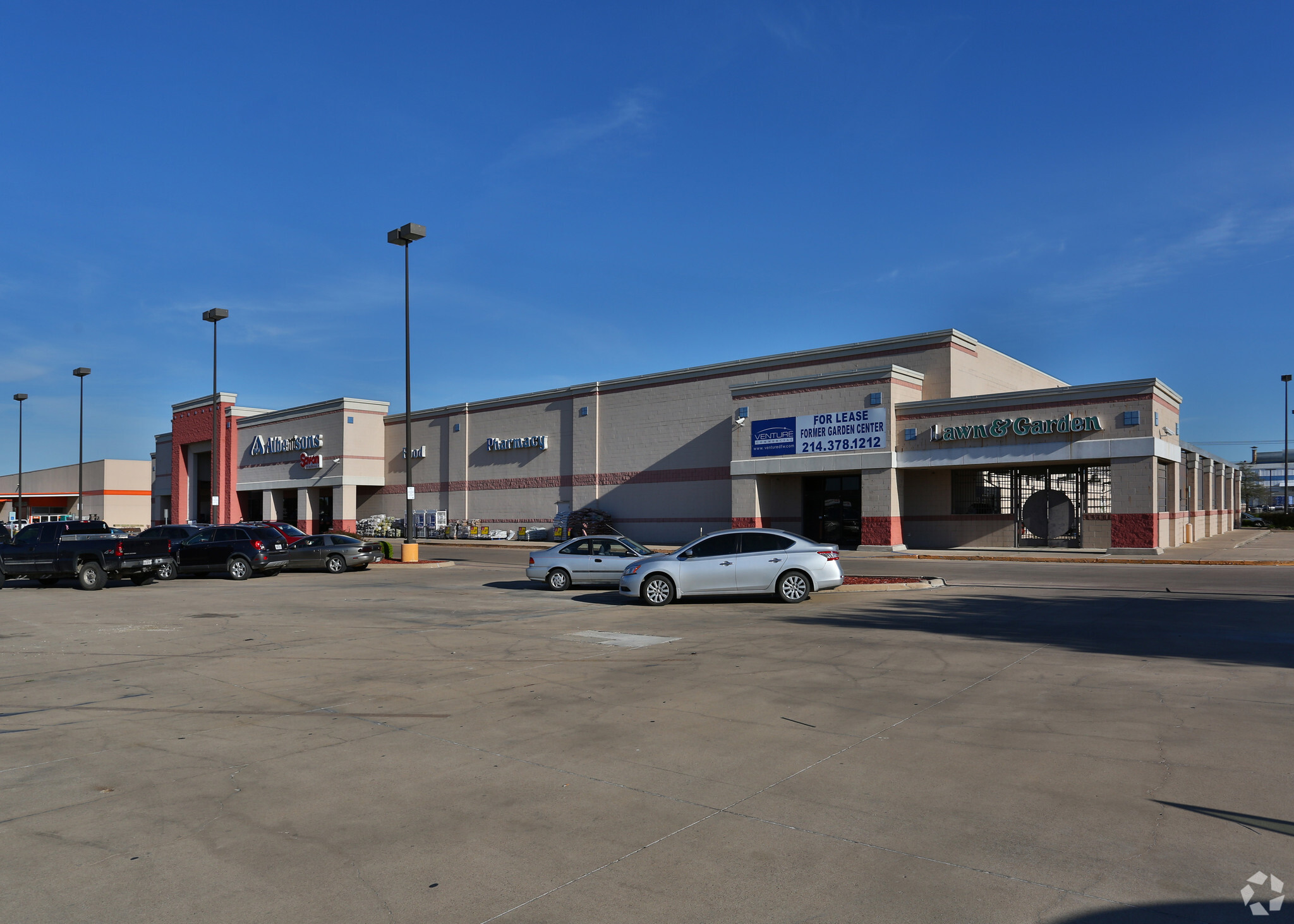 210 W Katherine P Rains Rd, Cleburne, TX for lease Building Photo- Image 1 of 4