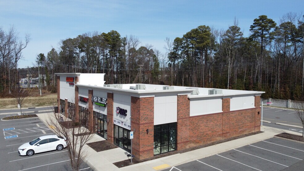 7721 Brook Rd, Richmond, VA à louer - Photo du bâtiment - Image 2 de 6