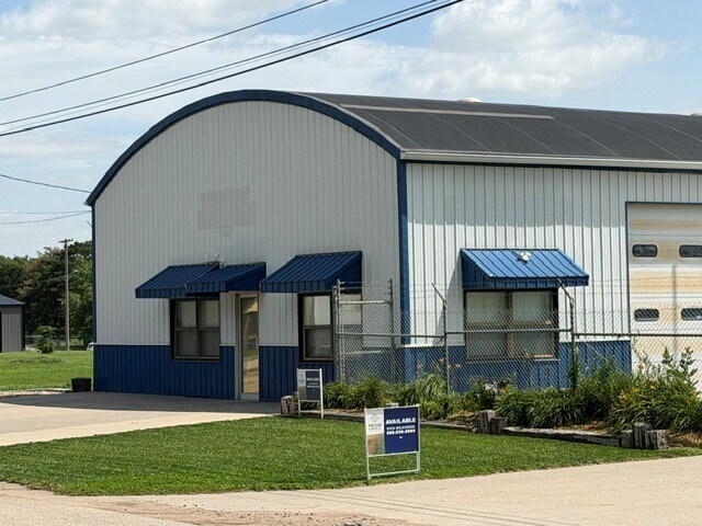 2700 Kansas Ave, Hastings, NE à louer - Photo du bâtiment - Image 2 de 12