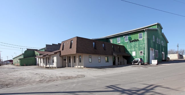 Plus de détails pour 103 Kelly Ave, Middleport, NY - Industriel à vendre