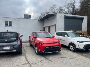 1032-1034 Saw Mill Run Blvd W, Pittsburgh, PA à louer Photo du bâtiment- Image 2 de 4