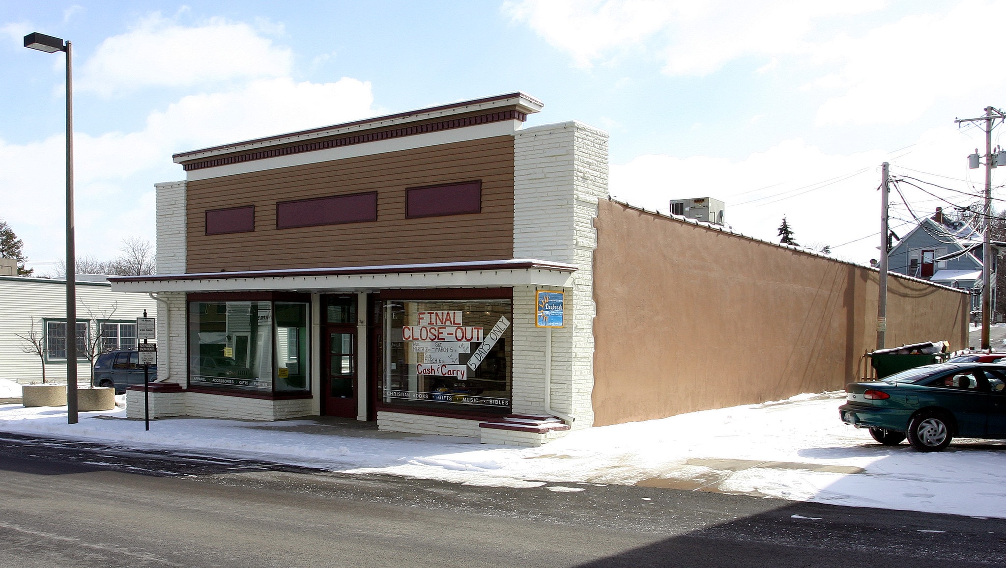 114-118 E Calhoun St, Woodstock, IL for lease Primary Photo- Image 1 of 46
