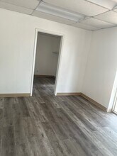 206 Pecan St, Arlington, TX à louer Photo intérieure- Image 1 de 7