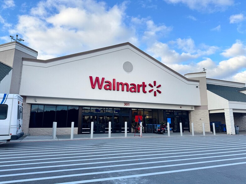 311-333 Massachusetts Ave, Lunenburg, MA à louer - Photo du bâtiment - Image 3 de 10