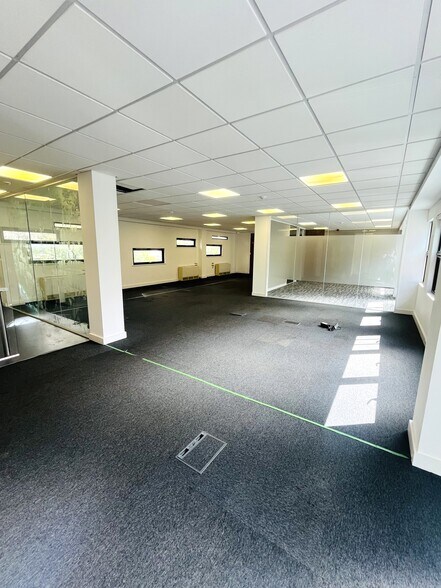 3 Addison Bridge Pl, London for lease - Building Photo - Image 2 of 61