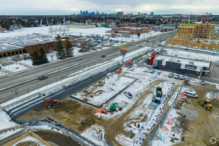 5223 Northland Dr NW, Calgary, AB for sale - Building Photo - Image 3 of 6