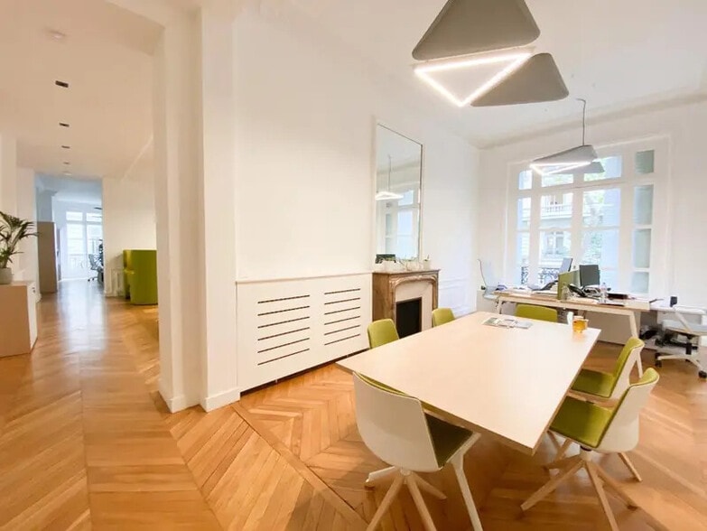 Office in Paris for sale - Interior Photo - Image 3 of 14